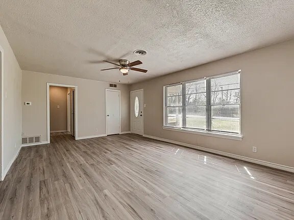 Building Photo - 165 Eisenhower Blvd