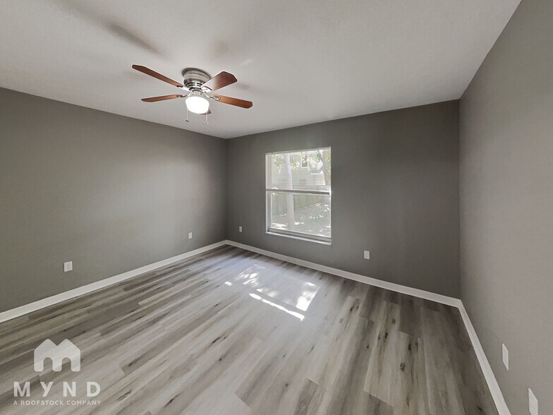 Building Photo - 908 Hubbel Rd