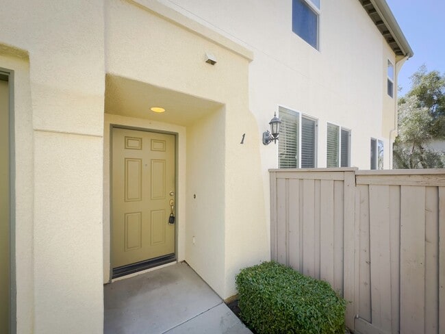 Building Photo - Townhome For Rent In Murrieta with TWO Pri...