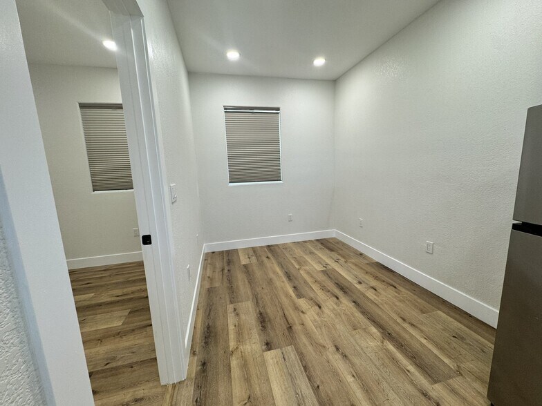 Building Photo - 1249 Center Ave