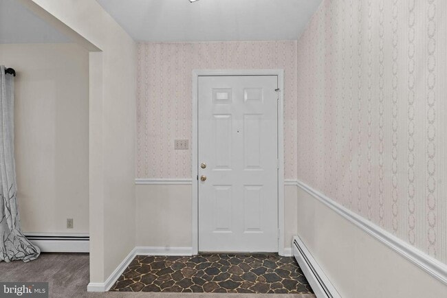 Building Photo - 21692 Potomac View Dr