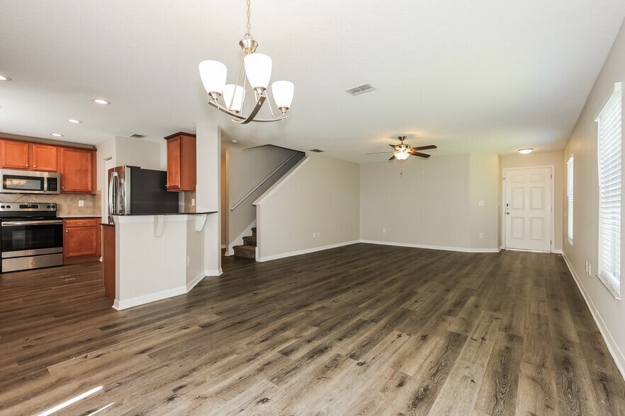 Building Photo - 9540 Simeon Dr