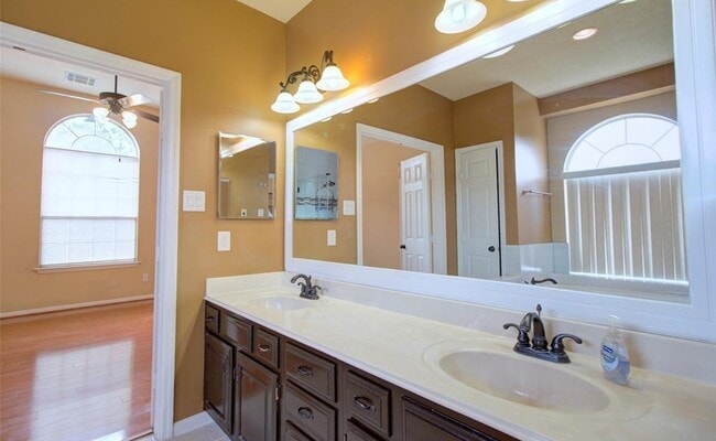 Building Photo - 1226 Rabbs Crossing