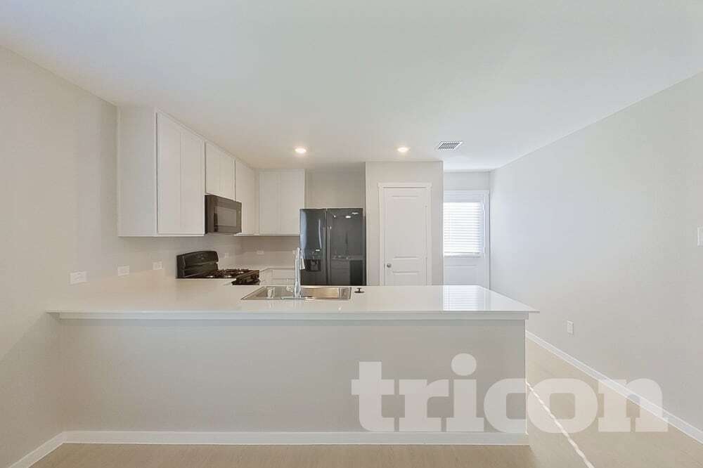 Building Photo - 911 Ponderosa Ln