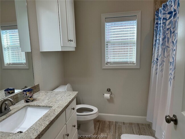 Building Photo - 15605 Long Creek Ln