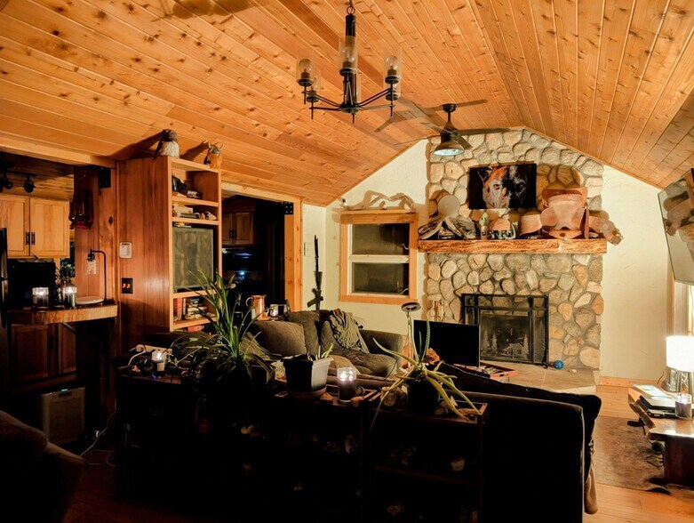 Building Photo - 10313 Poudre Canyon Rd
