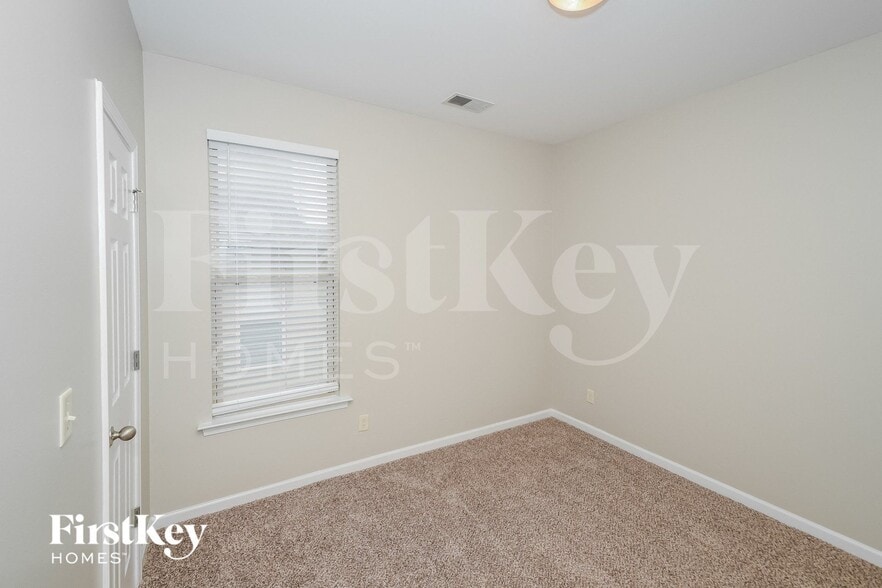 Building Photo - 1254 Easterwood Blvd