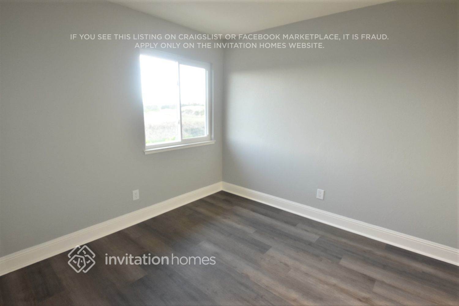Building Photo - 1070 Silk Oak Dr