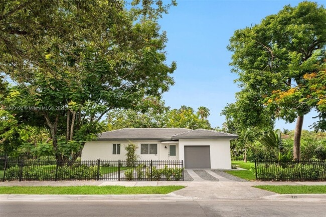 Building Photo - 810 NW 7th St