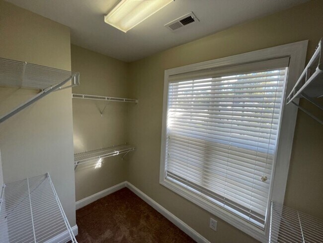 Building Photo - Braxton Village Home For Rent!