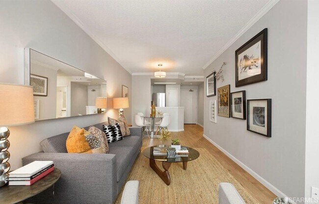 Building Photo - 240 Lombard St