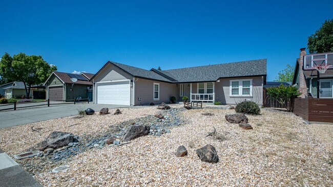 Building Photo - 3 Bedroom Home in Vacaville