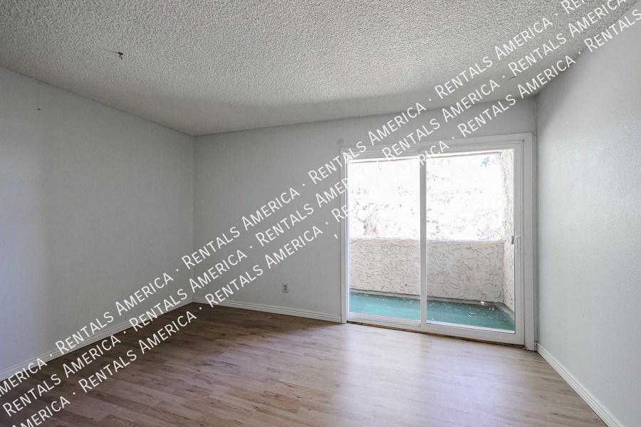 Building Photo - 1052 S San Jose