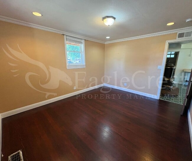 Building Photo - 603CHERRY