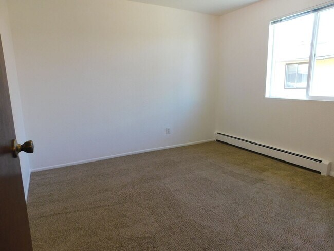 Building Photo - 3292 Lombardy Ln