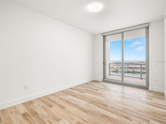 Building Photo - 5120 Marina Wy