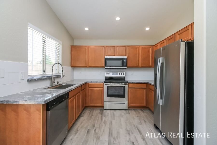 Building Photo - 2472 W Wrangler Way