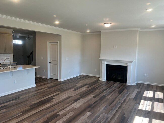 Building Photo - **3 Bed, 2.5 Bath Home for Rent @ Triple C...