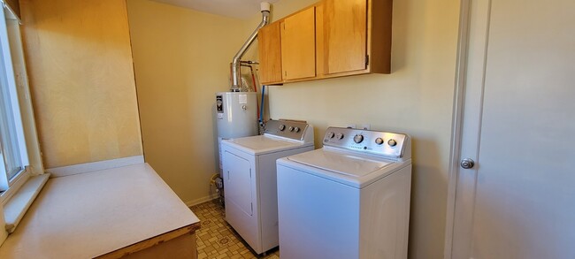 Laundry/Mud Room - 7481 W 46th Ave