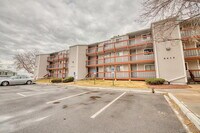 Building Photo - 8635 Clay St