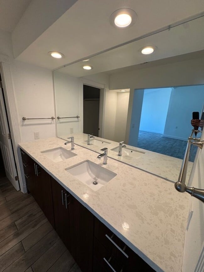 Building Photo - Welcome to your Palm Springs Retreat!