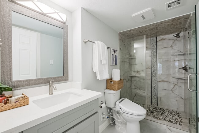 Building Photo - 11643 Village Place Dr