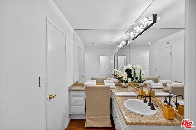 Building Photo - 1920 Pandora Ave