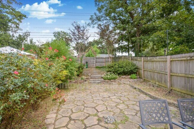 Building Photo - 1415 N Druid Hills Rd NE
