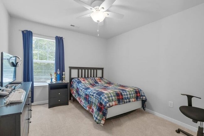 Building Photo - 7349 Vicenzo Dr