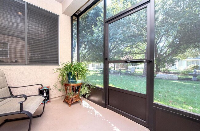 Building Photo - 129 Dewberry Dr