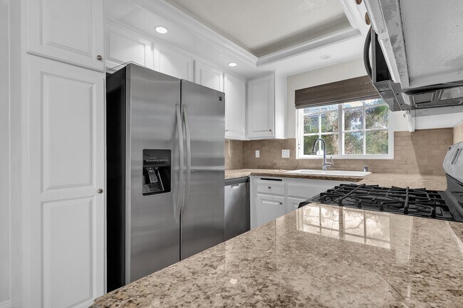 Building Photo - 33212 Ocean Bright