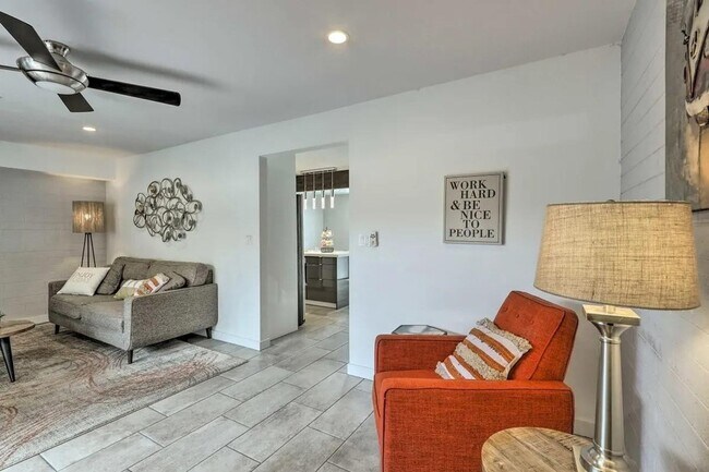 Building Photo - 7720 E Heatherbrae Ave