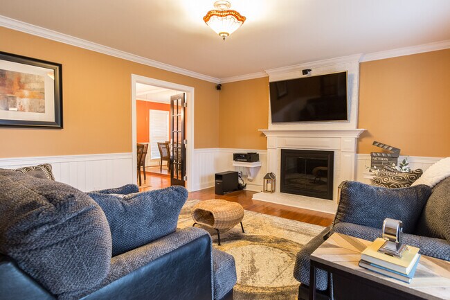 Living Room - 2216 Katherine Kiker Rd