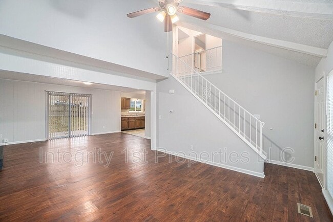 Building Photo - 3541 NE 72nd Terrace