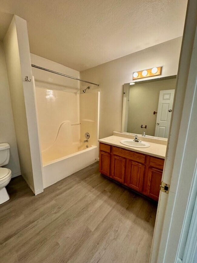 Building Photo - 3 Bedrooms, 2 Bathroom 4-plex; less than 2 miles to MSU