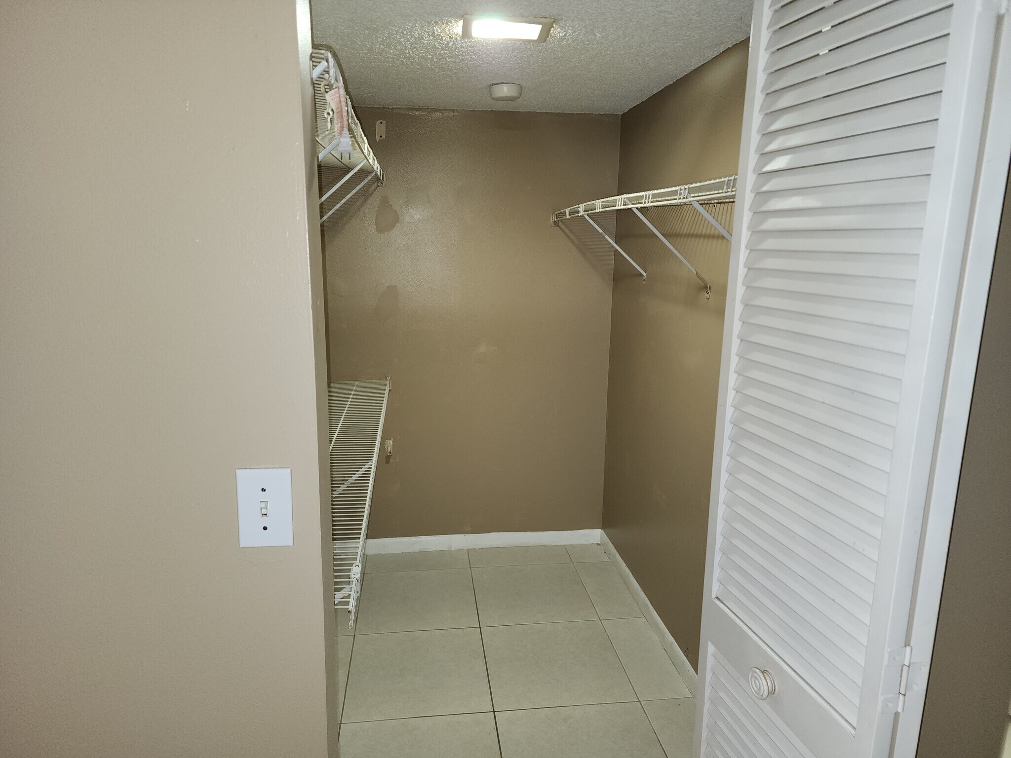 Building Photo - 8600 SW 149th Ave