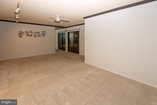 Building Photo - 20930 Valley Forge Cir