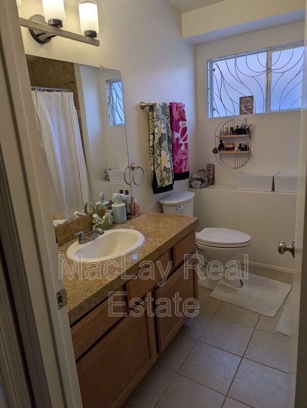 Building Photo - 9223 S 45th Pl