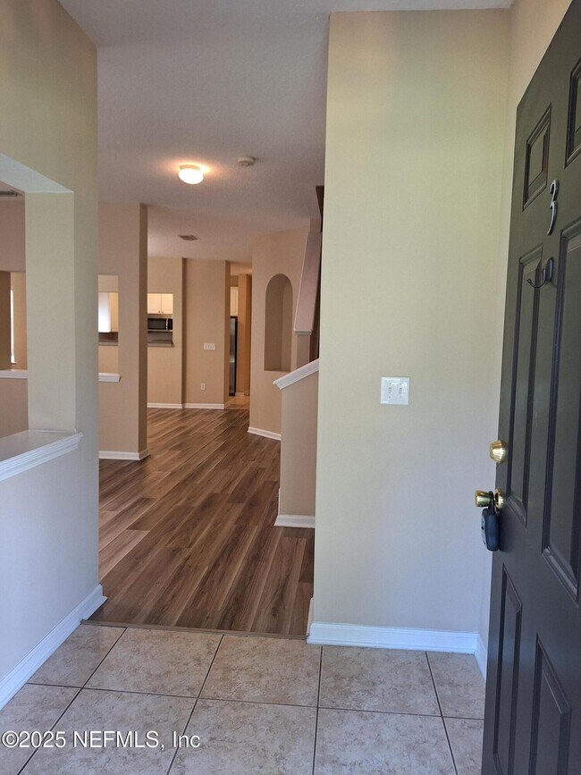 Building Photo - 7217 Deerfoot Cir