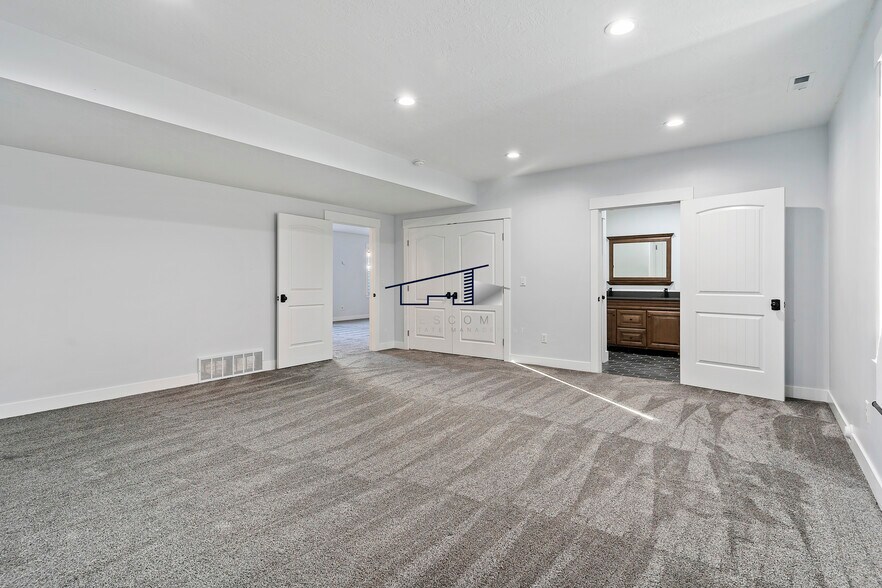 Building Photo - 369 W Clark Cir