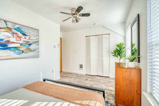 Building Photo - 5040 NE 18th Ave