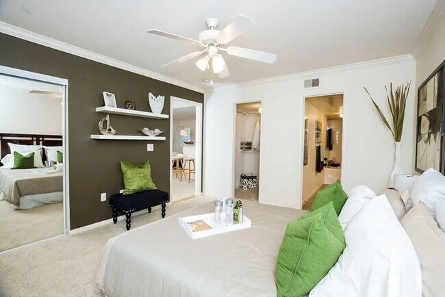 Building Photo - North Houston Living | Easy Commute & Comfort