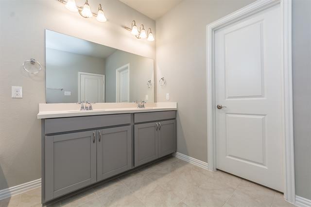 Building Photo - 17757 Shumard Oak Dr