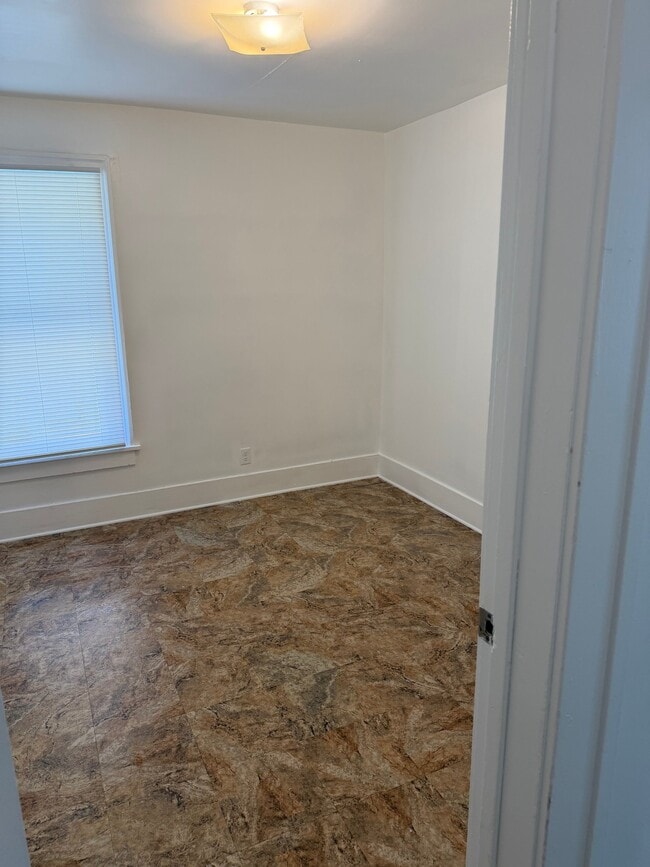 Building Photo - 913 N 7th St