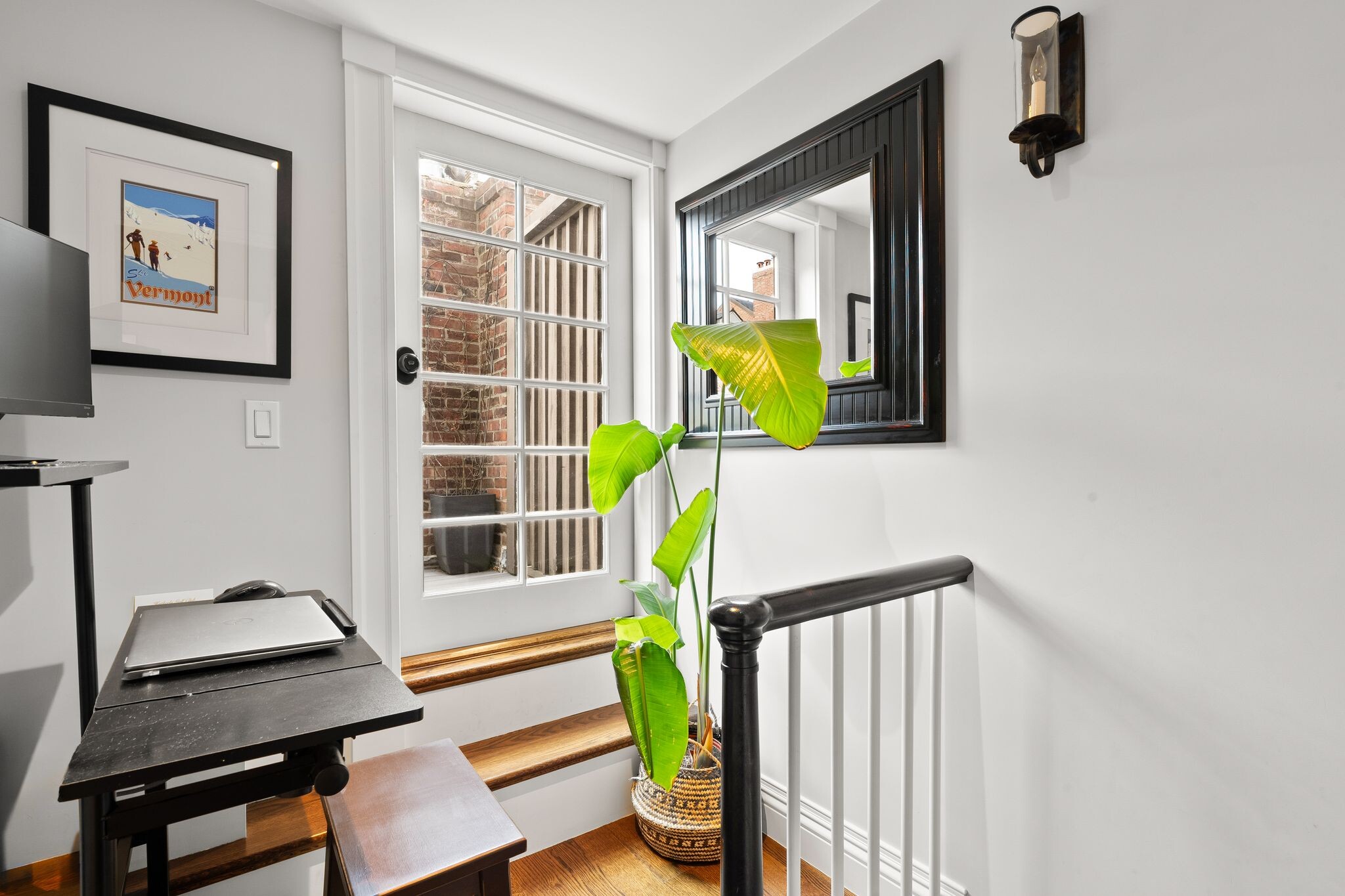 Building Photo - 7 Acorn St