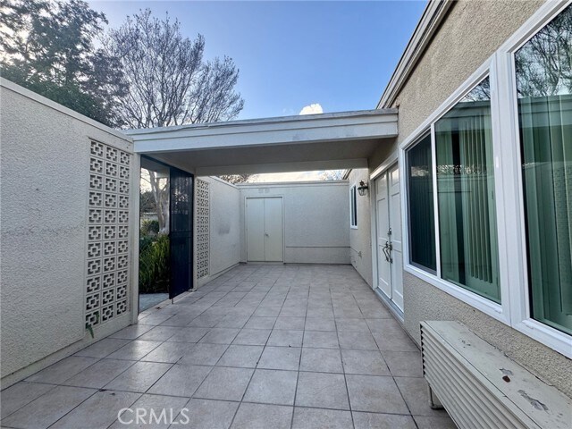 Building Photo - 589 Avenida Majorca