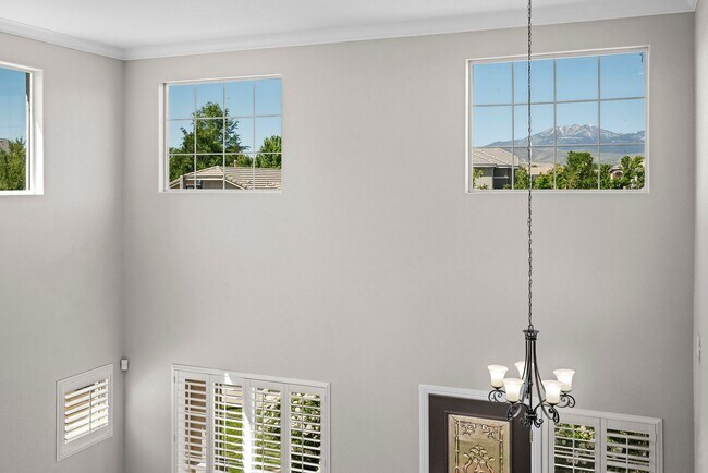 Building Photo - Stunning Like New South Reno 4 Bedroom