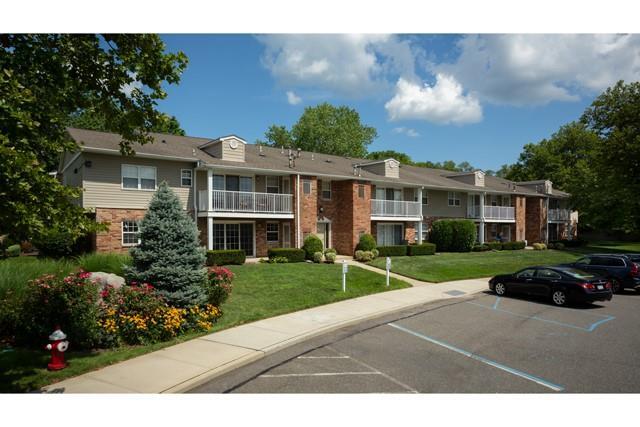 Building Photo - 20 Westwood Dr