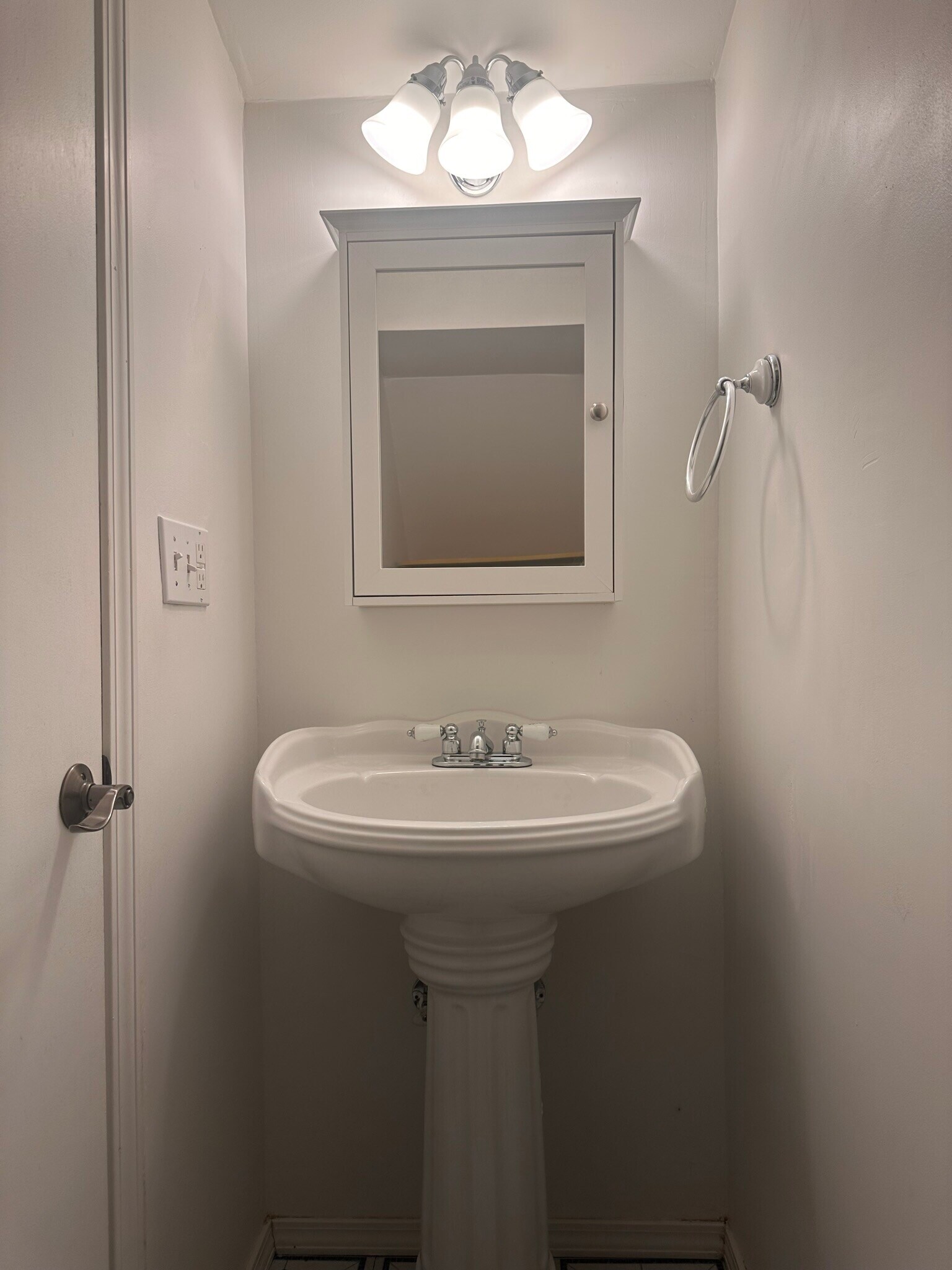 Building Photo - 5125 Singleton Dr