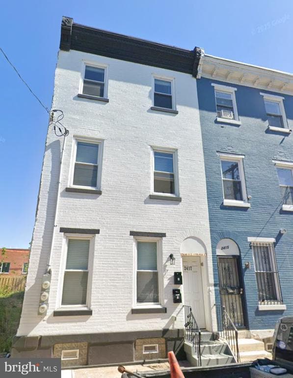 Building Photo - 2417 W Jefferson St